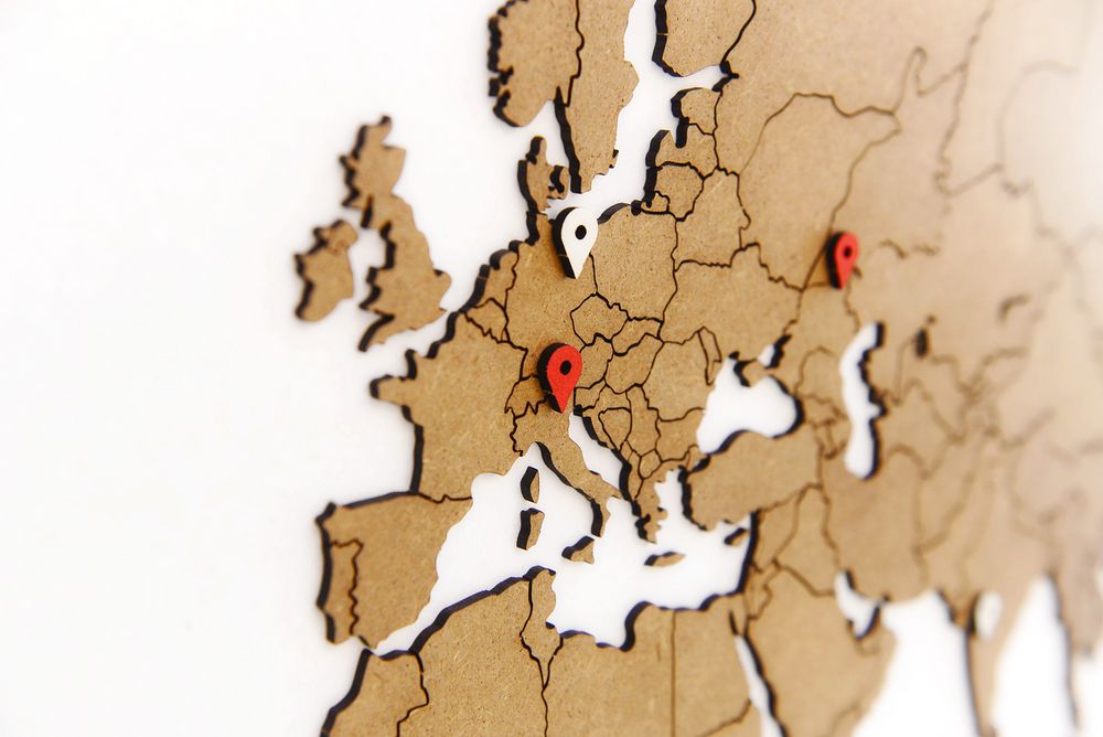 Деревянная карта мира World Map True Puzzle Small, коричневая